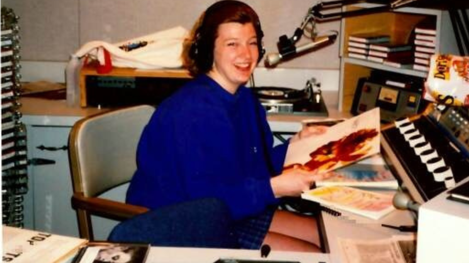 lisa_stevens_volunteers_in_studio.png