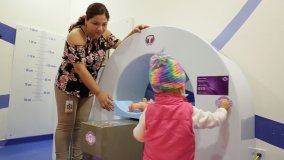 原子能機構與美國著名研究醫院建立伙伴關系，以應對發展中國家的兒童癌癥（英文）