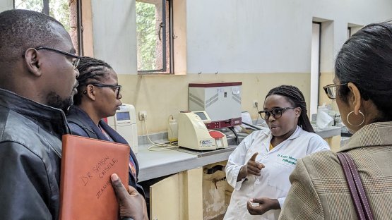 Une équipe d'experts internationaux a visité des établissements de santé locaux, dont le centre de cancérologie de l'h?pital de Butaro (Rwanda)
